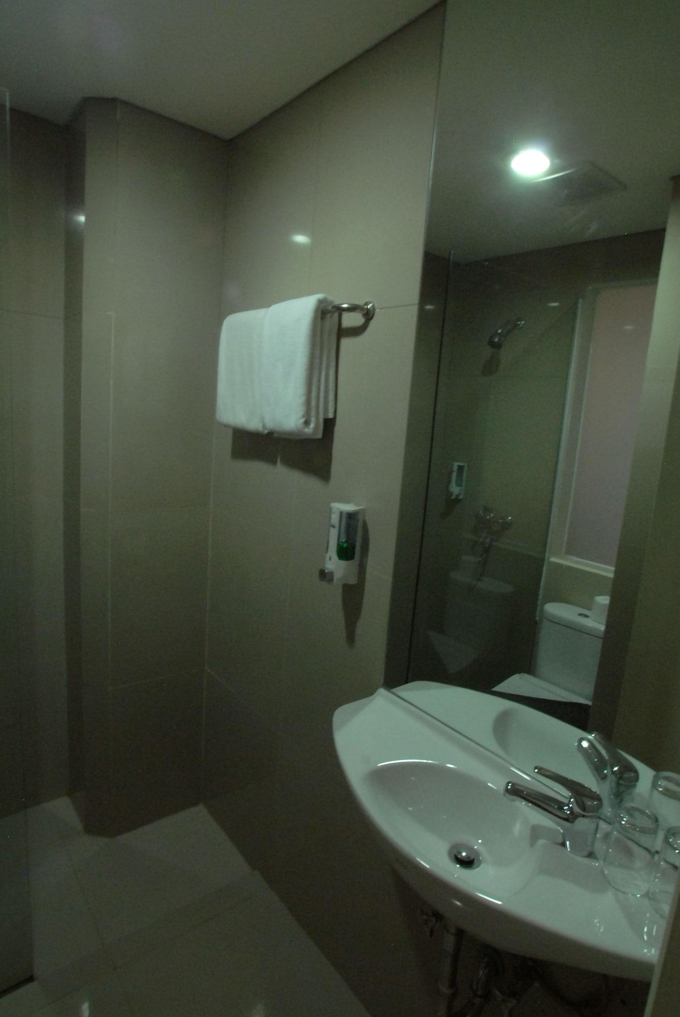 Vio Hotel Veteran Bandung Exterior foto