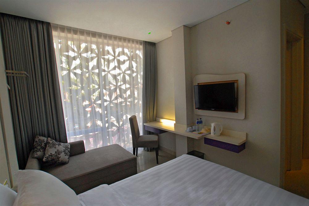 Vio Hotel Veteran Bandung Exterior foto