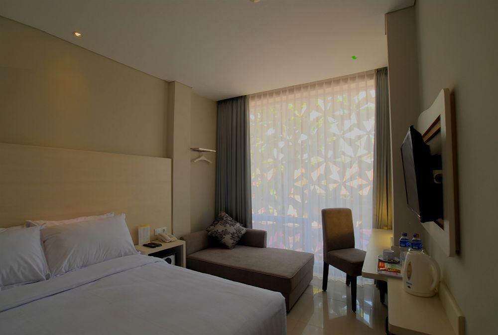 Vio Hotel Veteran Bandung Exterior foto