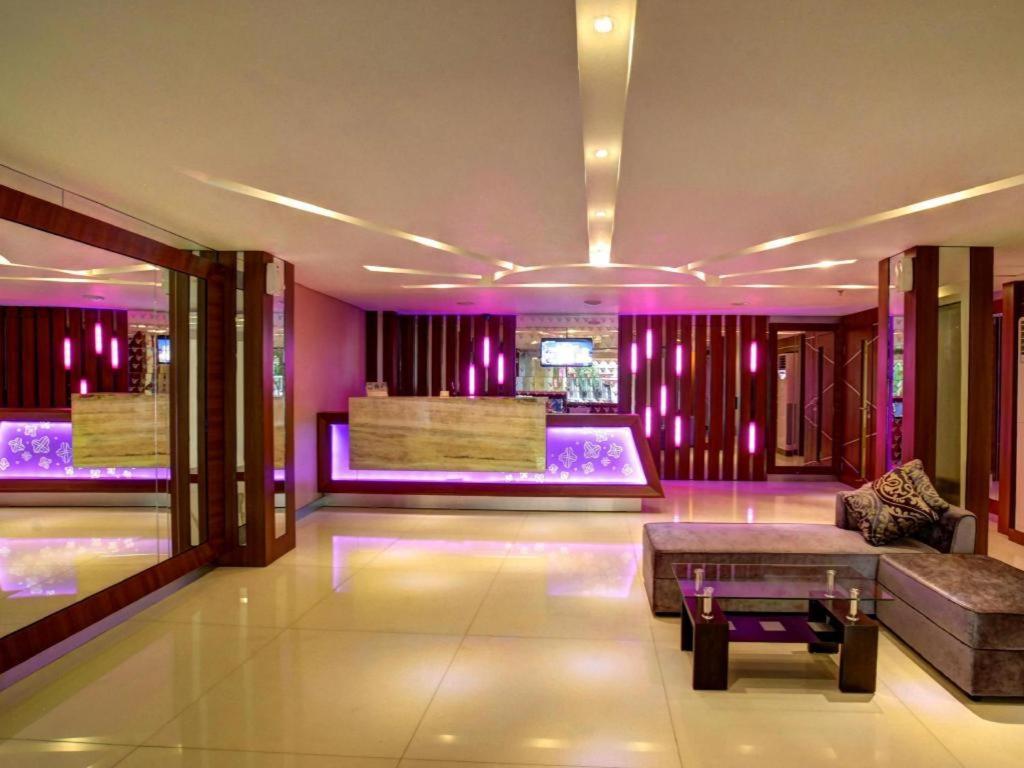 Vio Hotel Veteran Bandung Exterior foto