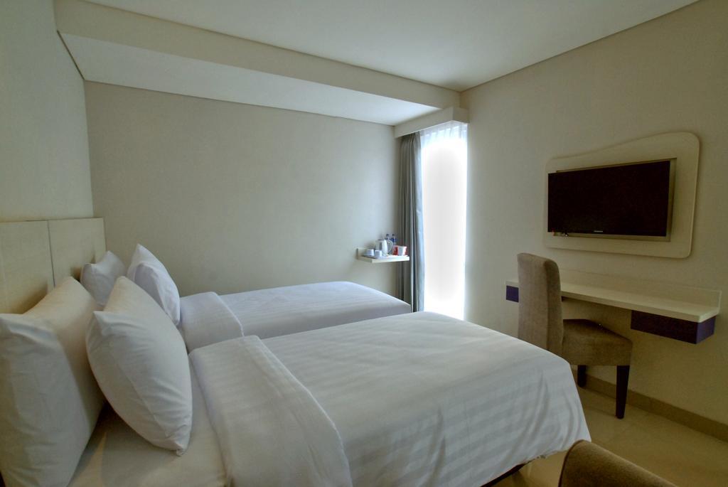 Vio Hotel Veteran Bandung Exterior foto