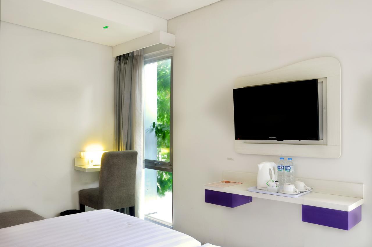 Vio Hotel Veteran Bandung Exterior foto